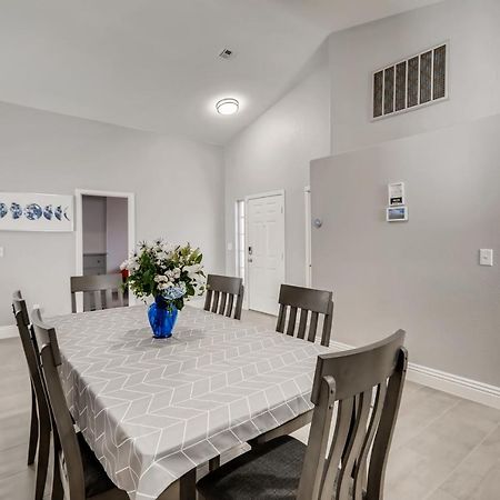 Luxurious House With A Pool, Spa, And Patio, Sleeps 6 Comfortably Las Vegas Buitenkant foto