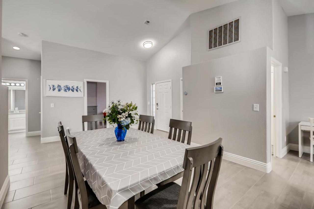 Luxurious House With A Pool, Spa, And Patio, Sleeps 6 Comfortably Las Vegas Buitenkant foto
