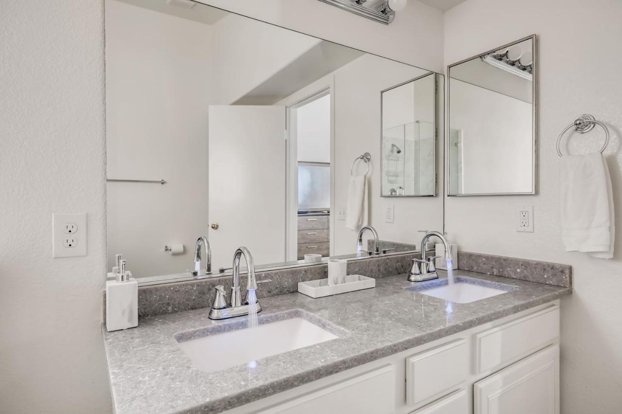 Luxurious House With A Pool, Spa, And Patio, Sleeps 6 Comfortably Las Vegas Buitenkant foto