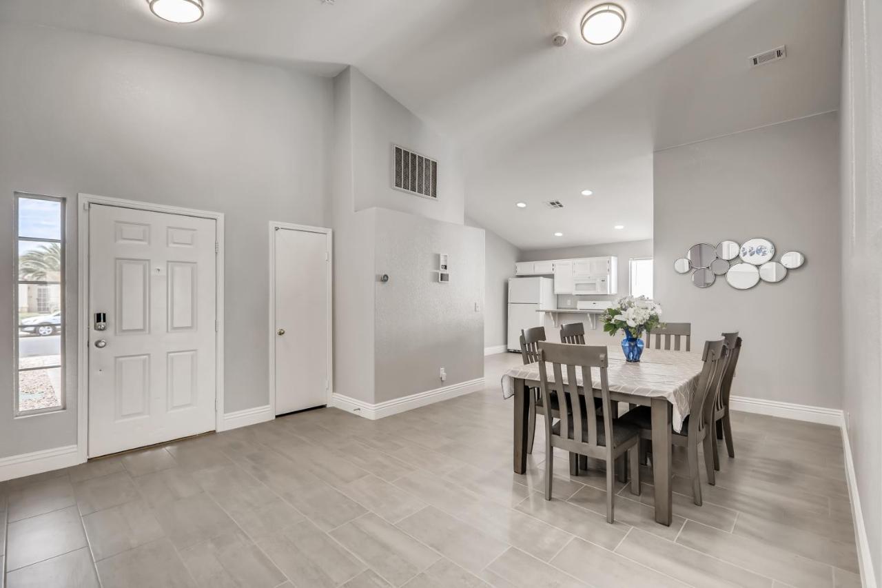 Luxurious House With A Pool, Spa, And Patio, Sleeps 6 Comfortably Las Vegas Buitenkant foto