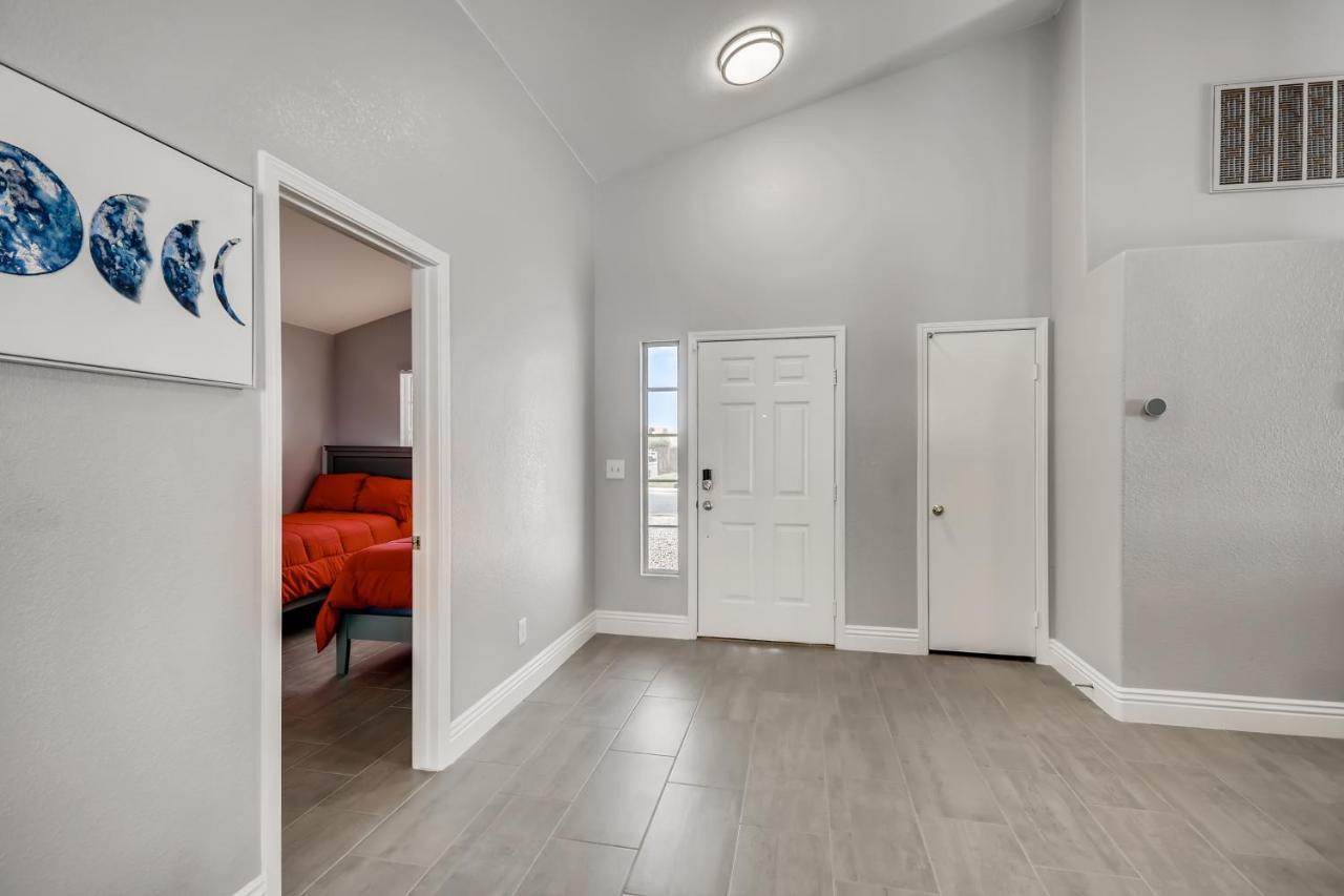 Luxurious House With A Pool, Spa, And Patio, Sleeps 6 Comfortably Las Vegas Buitenkant foto