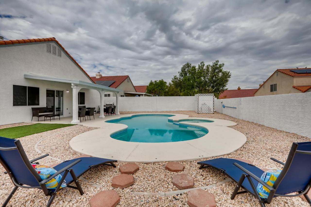Luxurious House With A Pool, Spa, And Patio, Sleeps 6 Comfortably Las Vegas Buitenkant foto