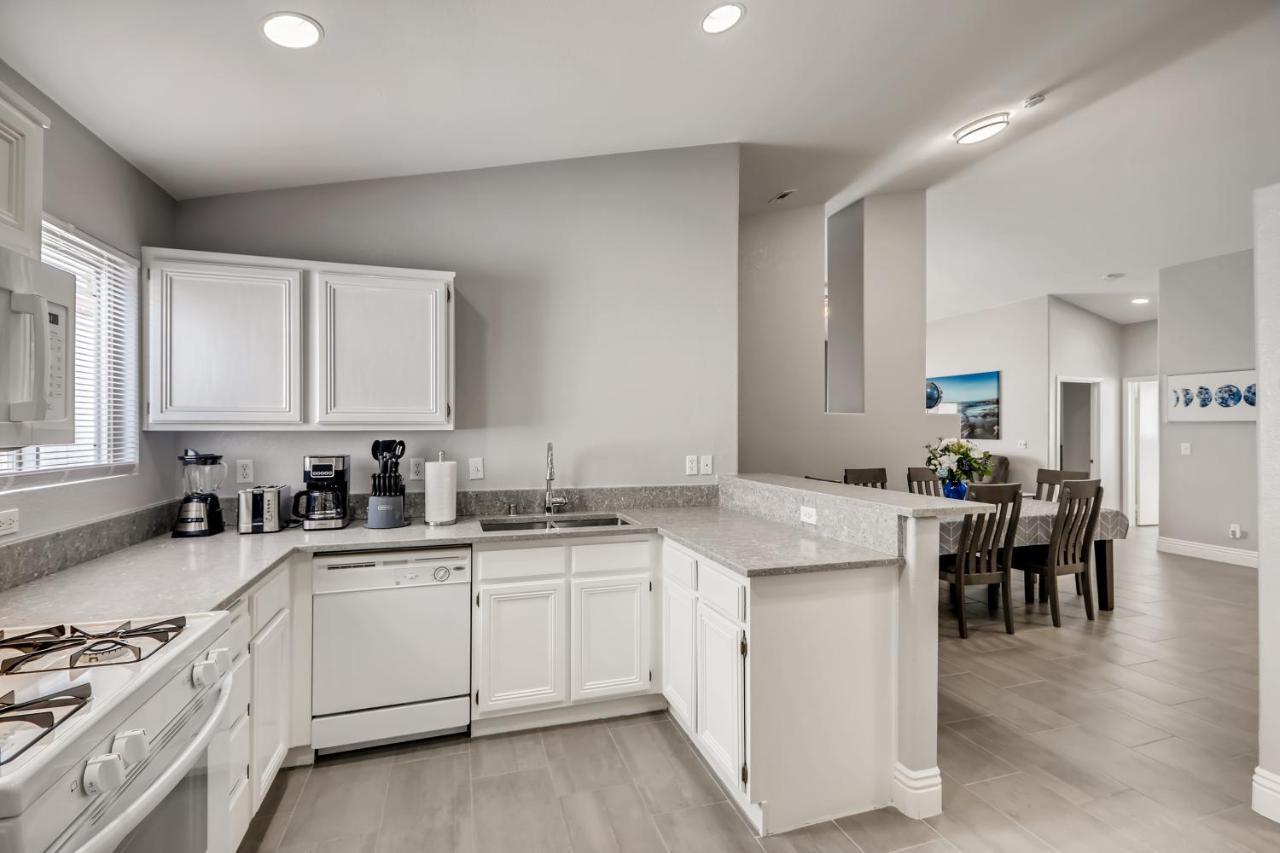 Luxurious House With A Pool, Spa, And Patio, Sleeps 6 Comfortably Las Vegas Buitenkant foto