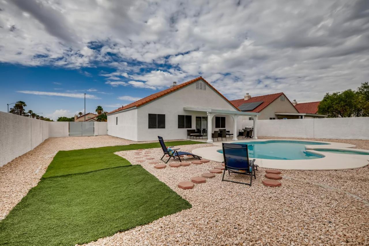 Luxurious House With A Pool, Spa, And Patio, Sleeps 6 Comfortably Las Vegas Buitenkant foto