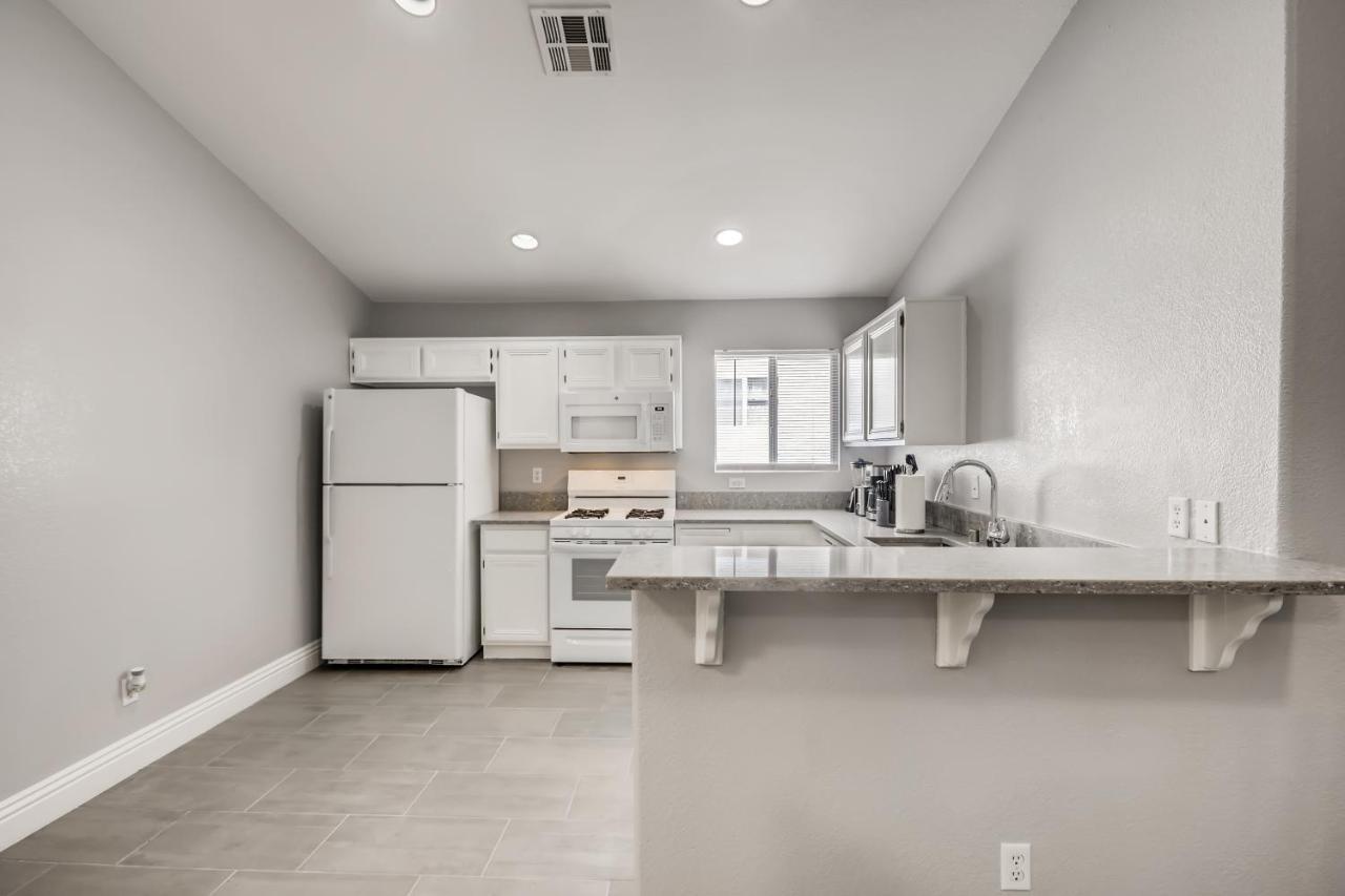 Luxurious House With A Pool, Spa, And Patio, Sleeps 6 Comfortably Las Vegas Buitenkant foto