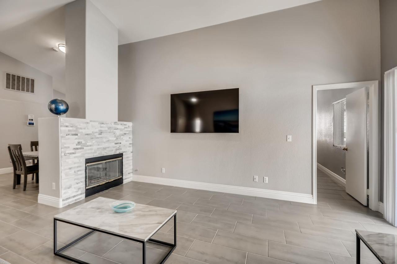 Luxurious House With A Pool, Spa, And Patio, Sleeps 6 Comfortably Las Vegas Buitenkant foto