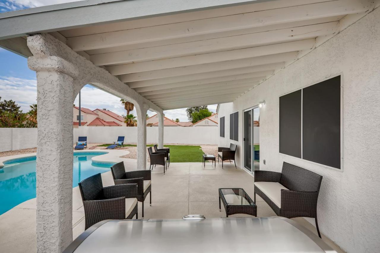 Luxurious House With A Pool, Spa, And Patio, Sleeps 6 Comfortably Las Vegas Buitenkant foto